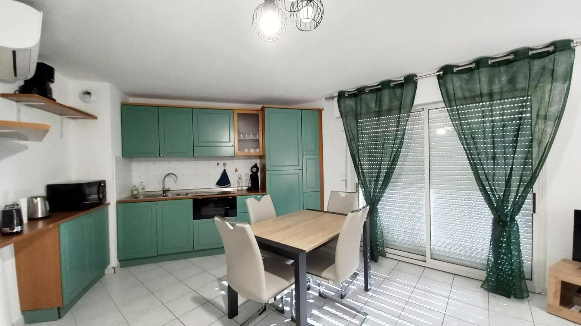 Appartement T2 Port Frejus - Wifi Clim Apartment