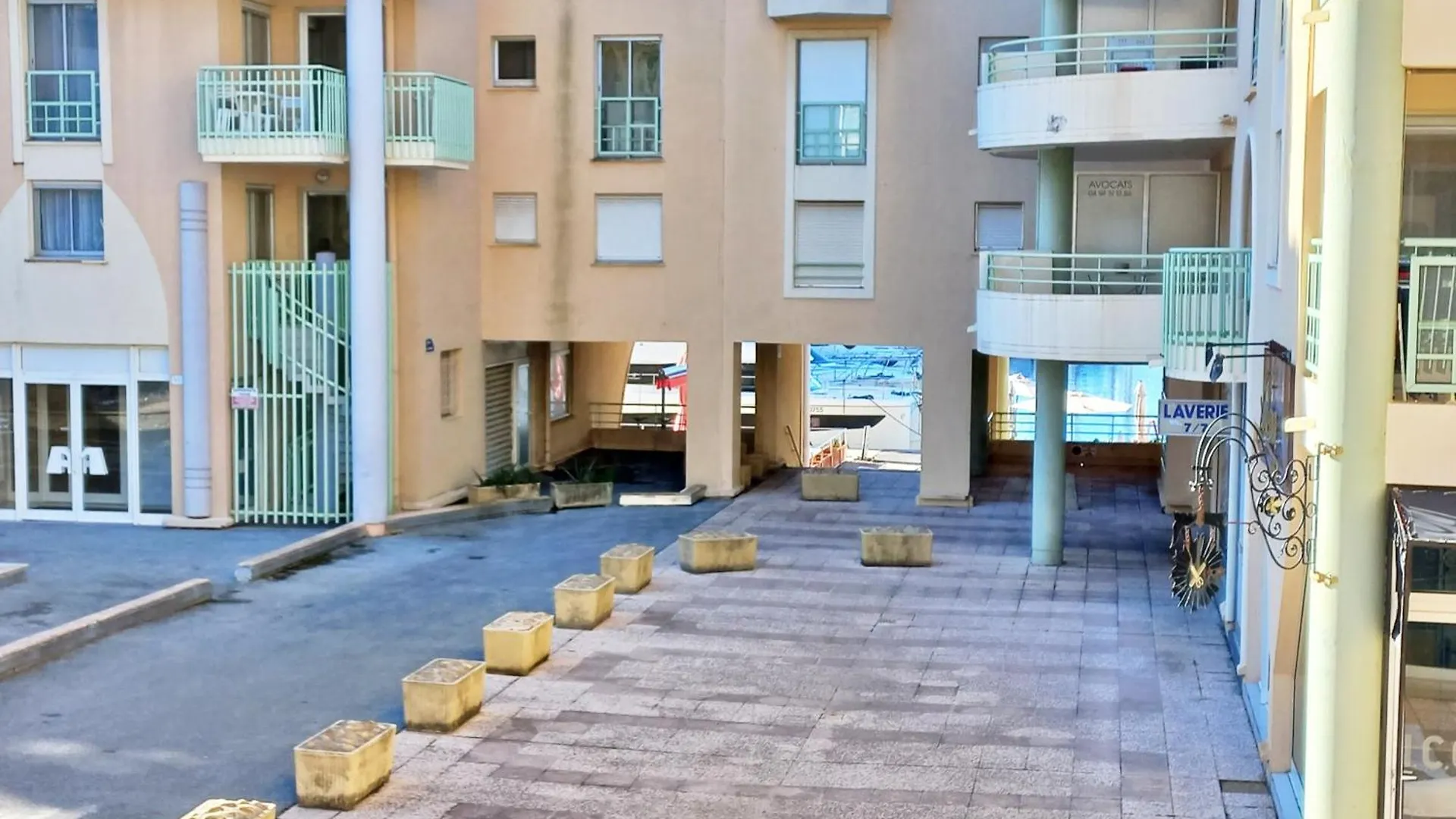 Appartement T2 Port Frejus - Wifi Clim Apartment